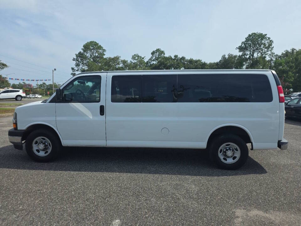 chevrolet express passenger 2017 1GAZGPFG2H1342001 image chevrolet express passenger 2017 1GAZGPFG2H1342001 image